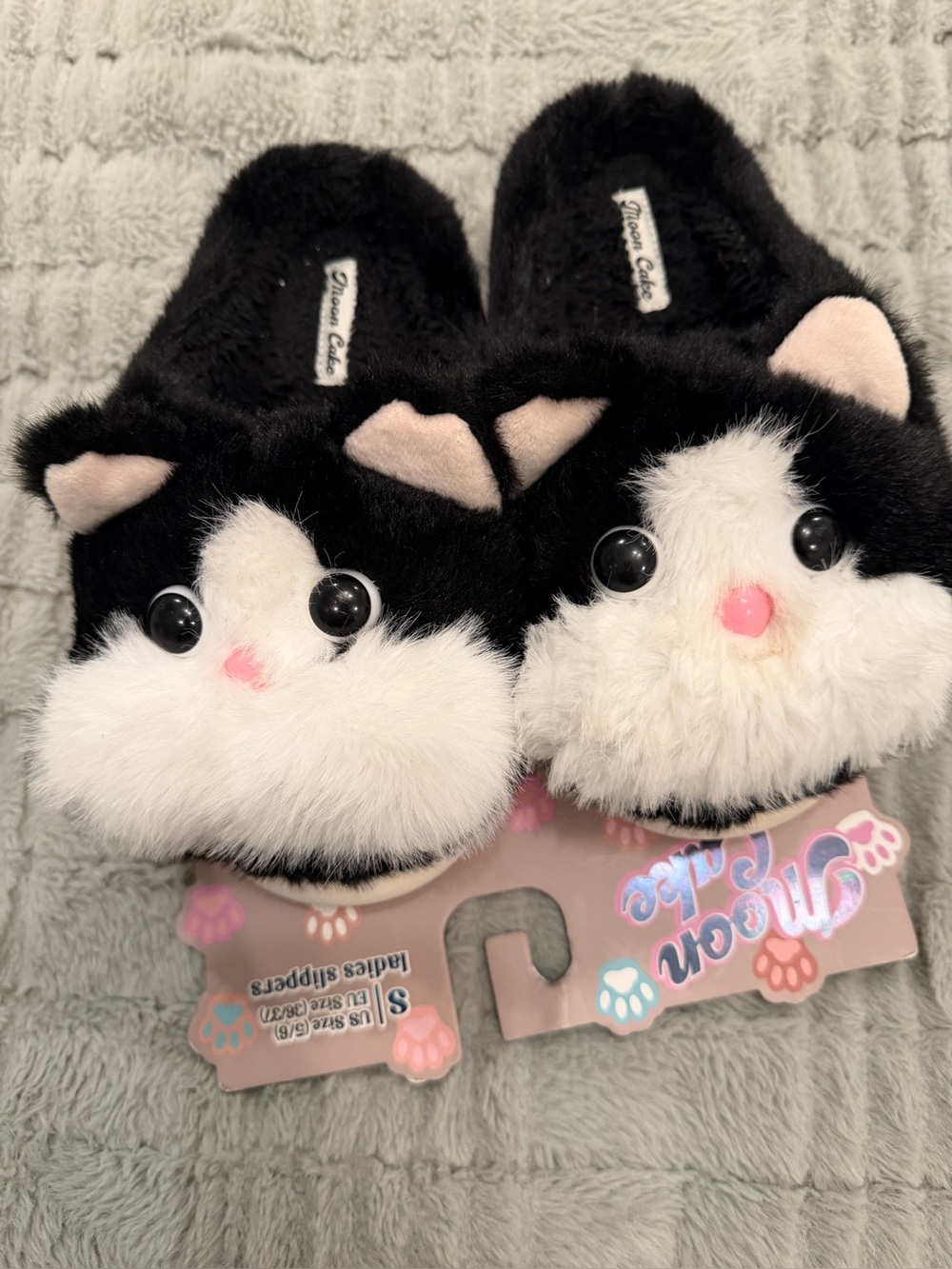 Adorbs! Furry Kittens | Moon Cake Indoor/Outdoor Slippers | Ladies 5/6 | NWT